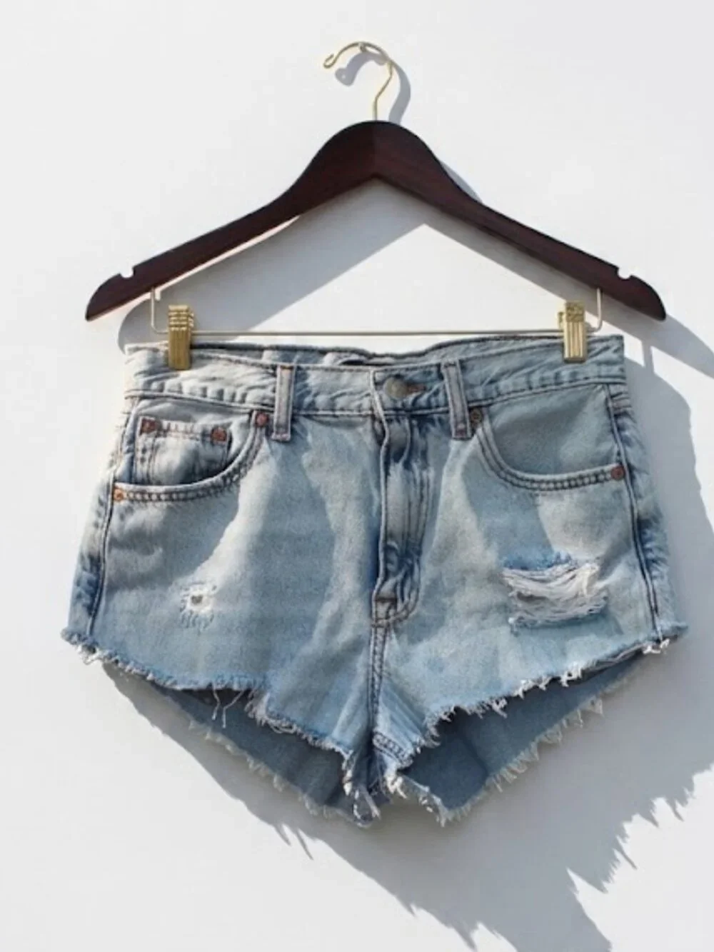 Aeropostale 90s Baggy High-Waisted Distressed Denim Shorts 6
